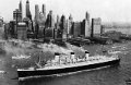 Queen_Mary_in_ NY_1930s