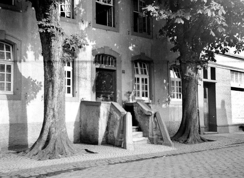 Buergerhaus_1920er_Jahre.jpg - Die Bürgermeisterei Angermund in den 1920er Jahren. Foto im Privatbesitz. (Das Gebäude dient heute als Angermunder Bürgerhaus).