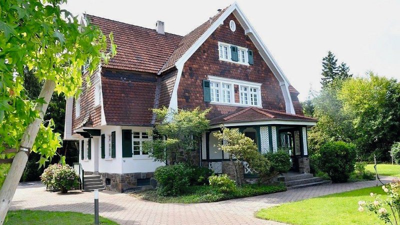 Angermunder_Str_39A_1.jpg - Baujahr 1913. Haus Hupfauf, Angermund, Angermunder Straße 39A. Foto: Böcker Wohnimmobilien GmbH 2010